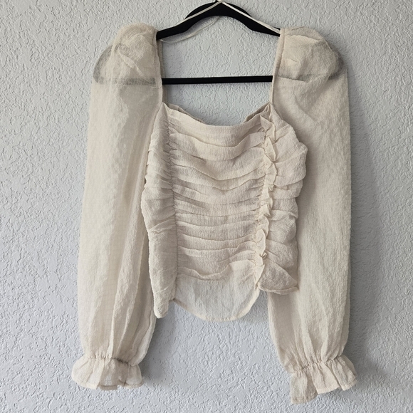 ASTR The Label XS Tonia Puff Sleeve Top Cream Ruched Smock Back NWT - Picture 1 of 8